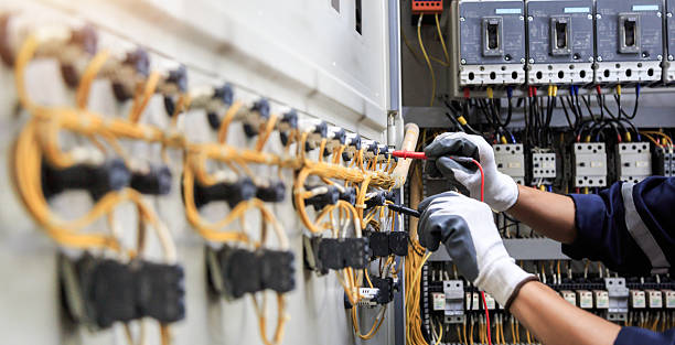 Professional Electrician technician working in Queens, NY